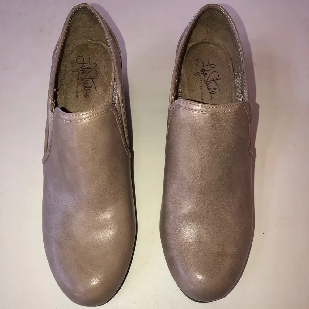 LIFE STRIDE Wedge Ankle Boots Slip-On Beige NWOB (10 M)